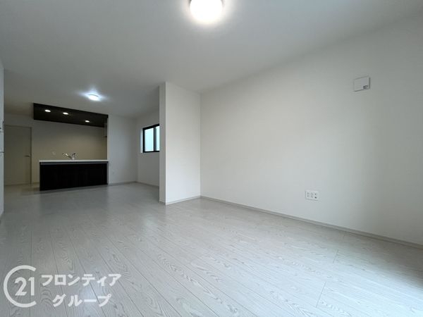 尼崎市塚口町６丁目　新築一戸建て　２期　２号棟