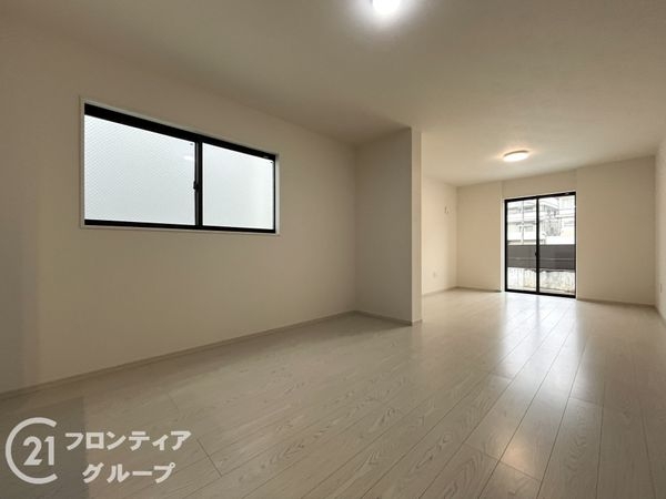 尼崎市塚口町６丁目　新築一戸建て　２期　２号棟