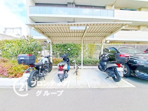 シャルマンフジスマート尼崎出屋敷駅前ステーショングリーン…