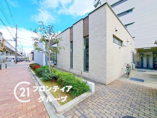 シャルマンフジスマート尼崎出屋敷駅前ステーショングリーン…