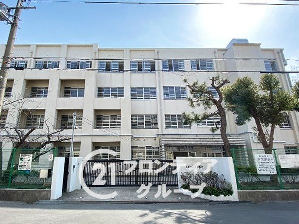 尼崎市武庫町３丁目　新築一戸建て　２期　２号棟(尼崎市立武庫中学校)