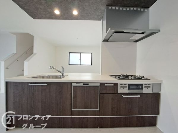 尼崎市武庫町３丁目　新築一戸建て　２期　２号棟