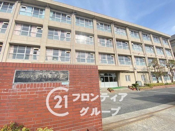 西宮グリーンマンション２号館　中古マンション(西宮市立深津中学校)