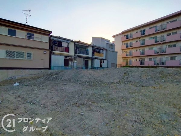 尼崎市東園田町１丁目　新築一戸建て　3期　２号棟