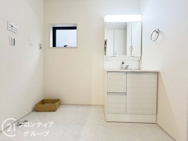 尼崎市常松１丁目　新築一戸建て　３期　２号棟