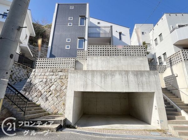 西宮市苦楽園四番町の中古一戸建て