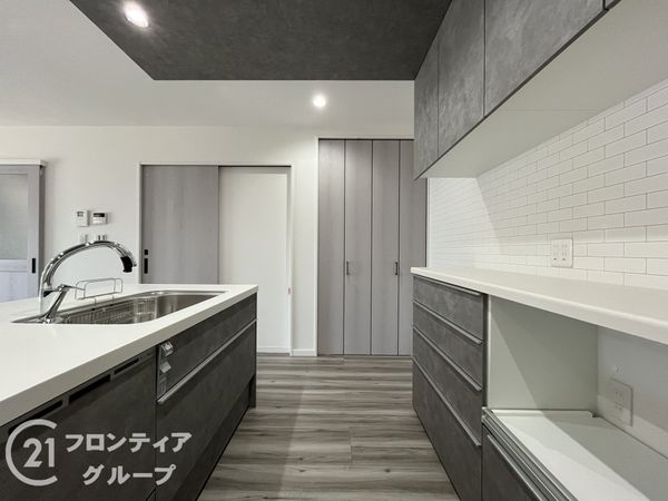 FrontierGardens　尼崎市大庄中通３丁目　新…