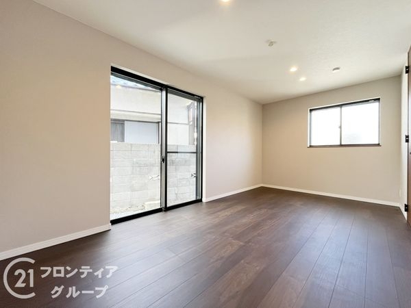 伊丹市南野２丁目　新築一戸建て