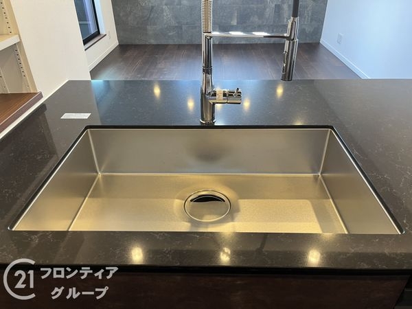 伊丹市南野２丁目　新築一戸建て
