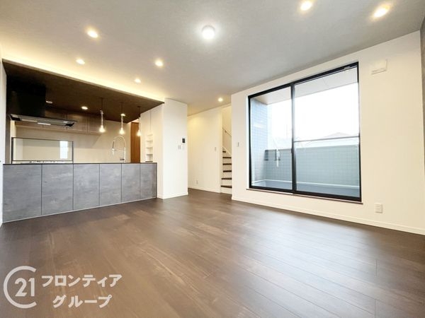 伊丹市南野２丁目　新築一戸建て