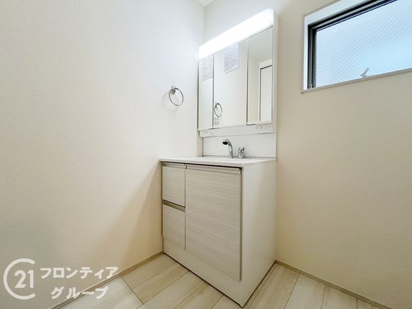 尼崎市今福２丁目　新築一戸建て　２号棟
