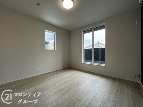 尼崎市塚口町５丁目　新築一戸建て　１期　２号棟