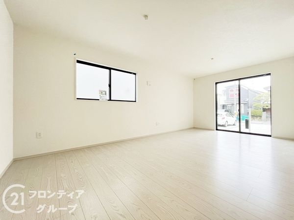 西宮市浜甲子園１丁目　新築一戸建て　１期　３号棟