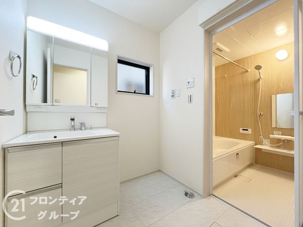 尼崎市武庫之荘５丁目　新築一戸建て　３期　全１区画