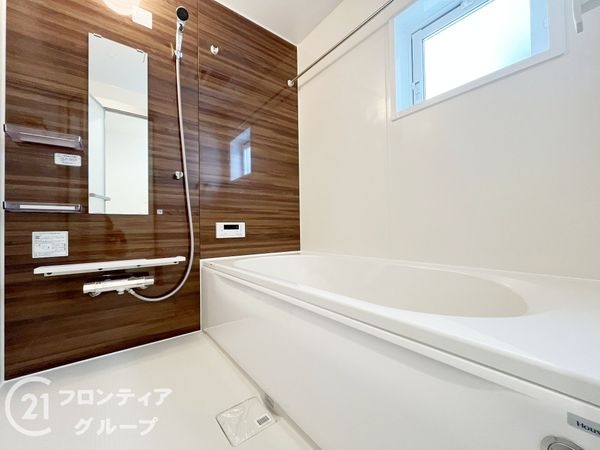 西宮市浜甲子園２丁目　新築一戸建て　１号棟