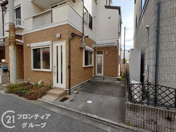 西宮市里中町２丁目　中古一戸建て