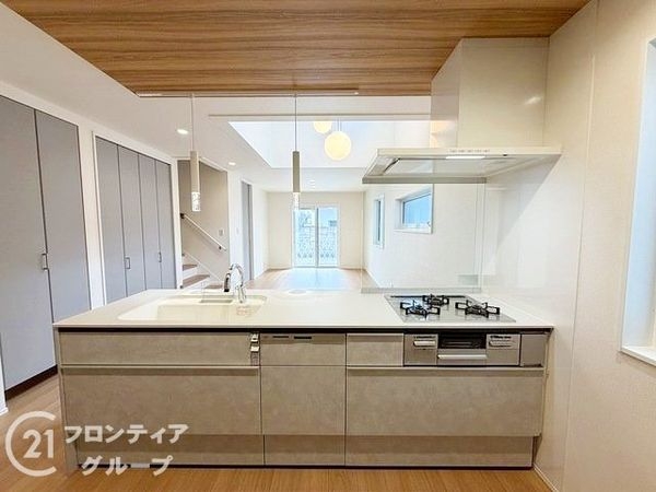 西宮市浜甲子園１丁目　新築一戸建て　第７　A号棟
