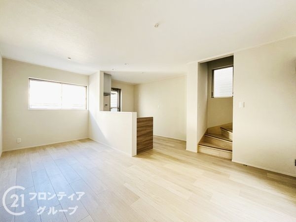 尼崎市南竹谷町１丁目　中古一戸建て