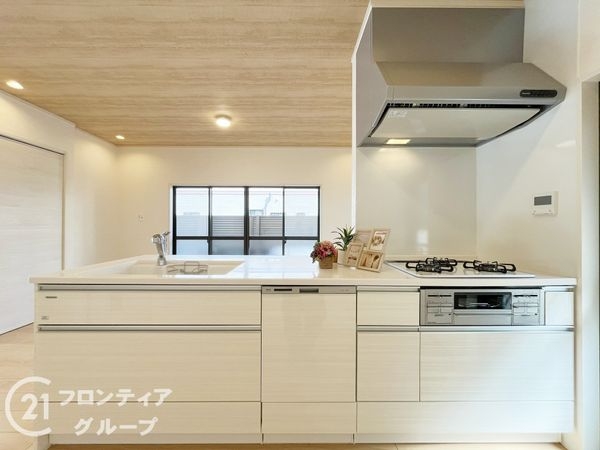 伊丹市南野１丁目　中古一戸建て