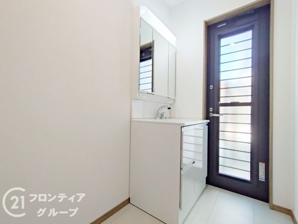伊丹市昆陽泉町４丁目　新築一戸建て　全２区画　B号棟