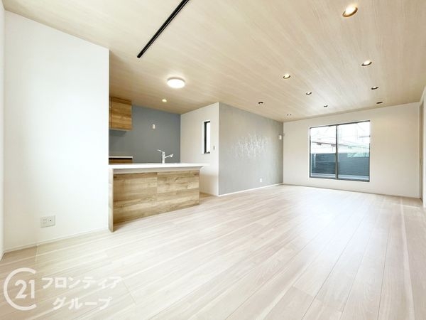 伊丹市松ケ丘１丁目　新築一戸建て