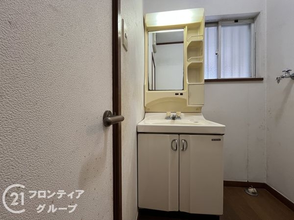 川西市鼓が滝２丁目の中古一戸建て