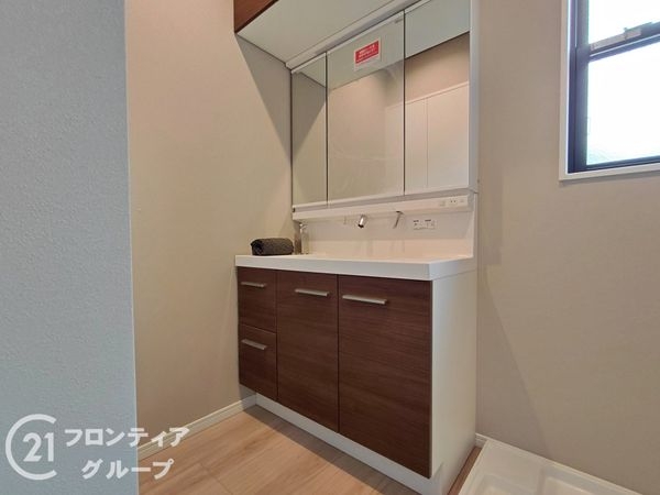 西宮市今津久寿川町　新築一戸建て