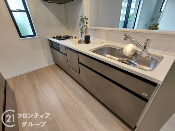 西宮市今津久寿川町　新築一戸建て