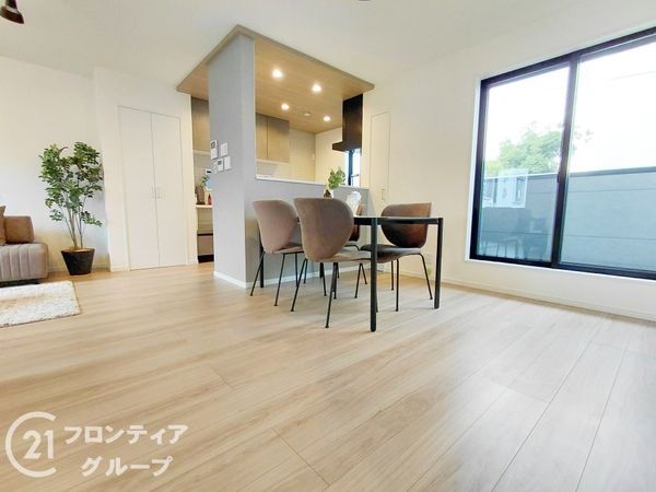 西宮市今津久寿川町　新築一戸建て