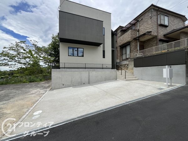 西宮市五月ケ丘　新築一戸建て