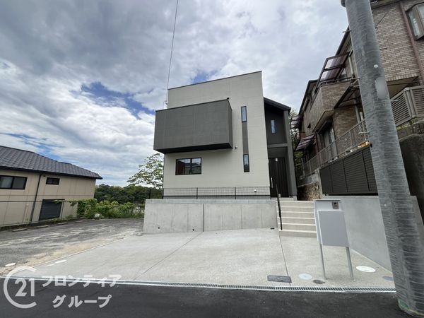 西宮市五月ケ丘　新築一戸建て