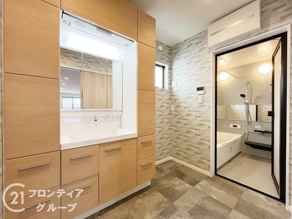 尼崎市稲葉荘２丁目　新築一戸建て　全１区画
