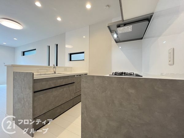 西宮市上田中町　新築一戸建て