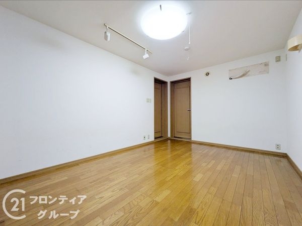 西宮市上甲東園５丁目の中古一戸建て