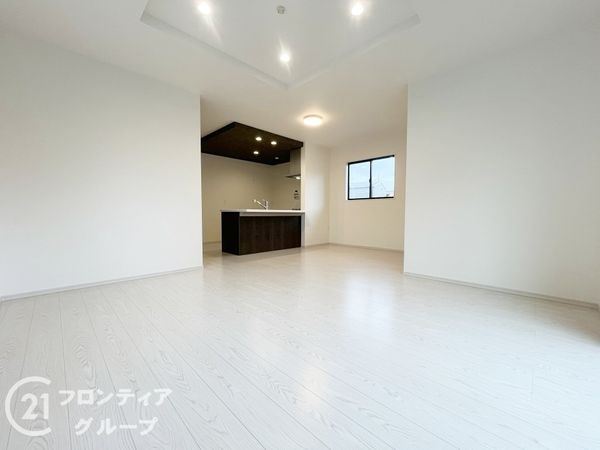 伊丹市南野１丁目　新築一戸建て　２期　１号棟