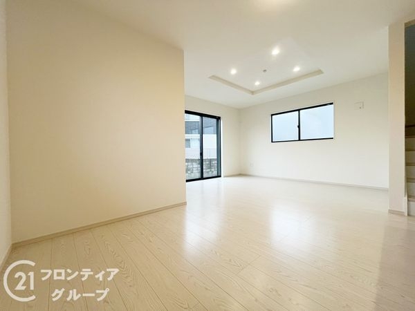 伊丹市南野１丁目　新築一戸建て　２期　１号棟