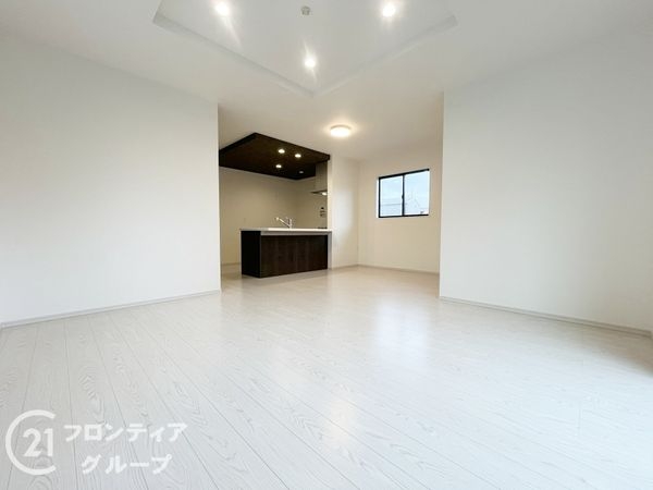 伊丹市南野１丁目　新築一戸建て　２期　１号棟