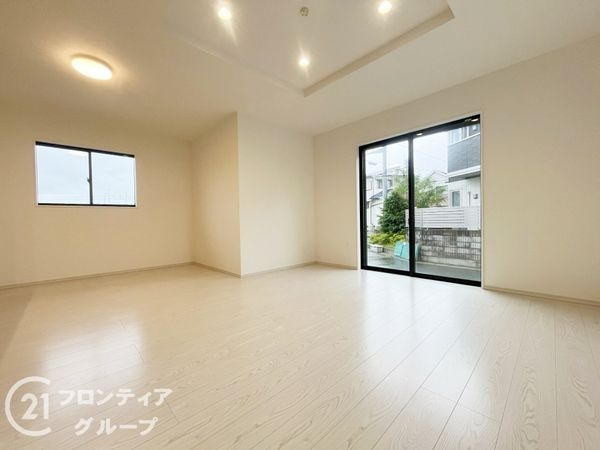 伊丹市南野１丁目　新築一戸建て　２期　１号棟