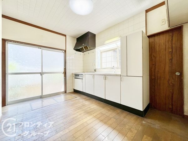 伊丹市緑ケ丘７丁目　中古一戸建て