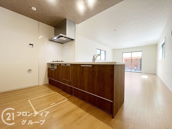 尼崎市東園田町３丁目　新築一戸建て　１期　１号棟