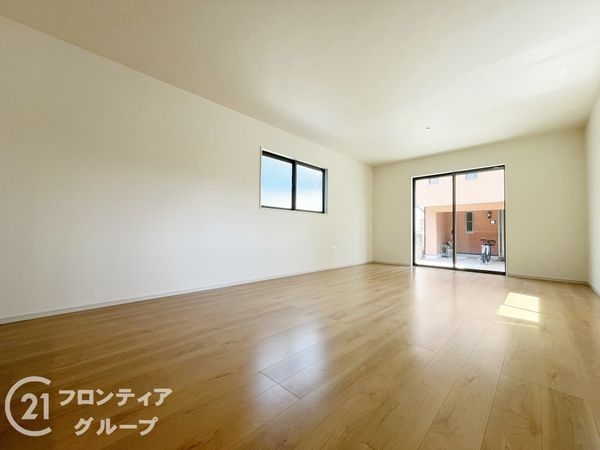 尼崎市東園田町３丁目　新築一戸建て　１期　１号棟