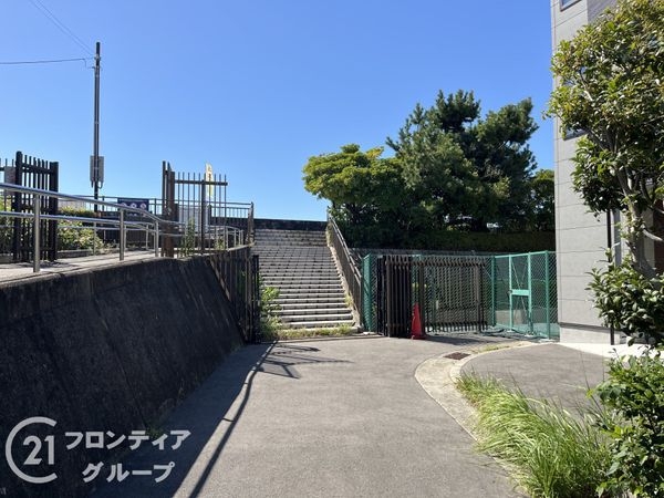 西宮市浜甲子園１丁目の中古一戸建て