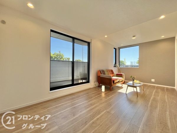 西宮市浜甲子園１丁目の中古一戸建て