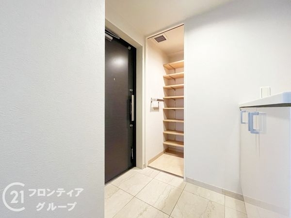 アズ・ワン、リッシュ　中古マンション