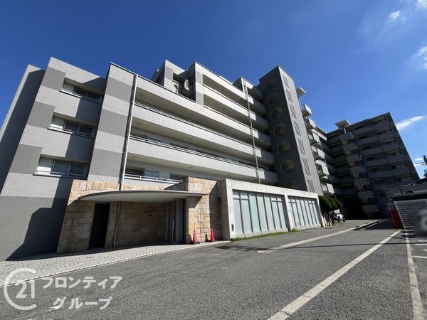 アズ・ワン、リッシュ 中古マンション
