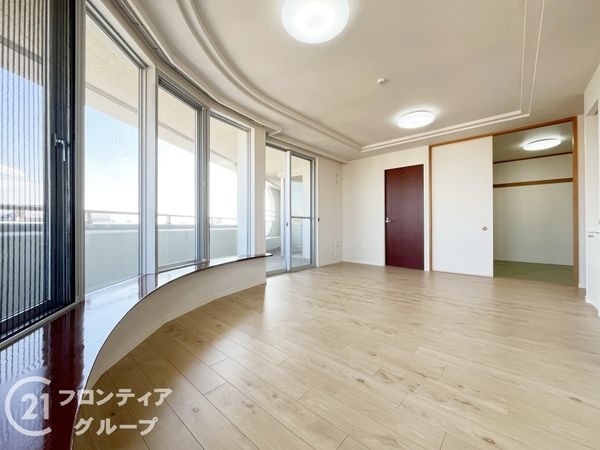 アズ・ワン、リッシュ　中古マンション