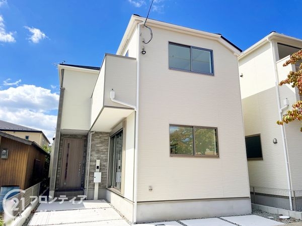 伊丹市荻野３丁目　新築一戸建て　３期　１号棟