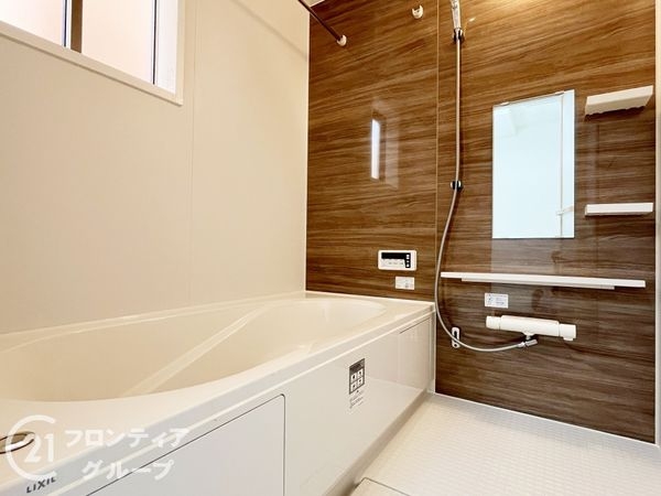 伊丹市荻野３丁目　新築一戸建て　３期　１号棟