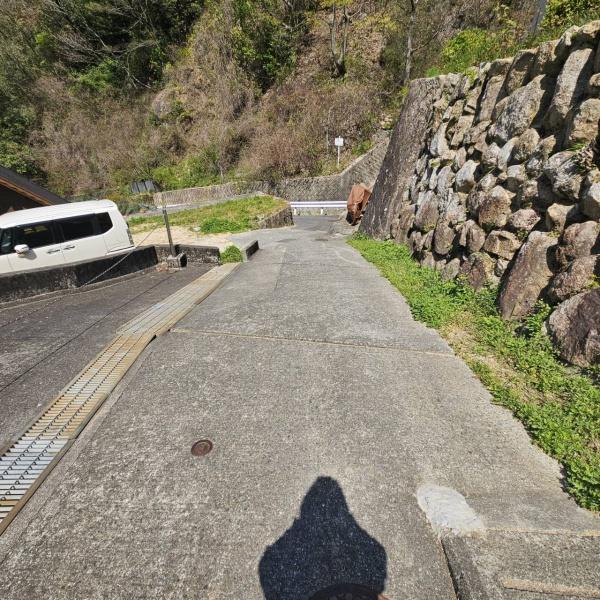 呉市狩留賀町の土地(前面道路含む現地写真)