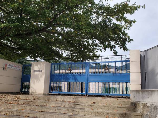 呉市南辰川町の中古一戸建て(呉市立片山中学校)